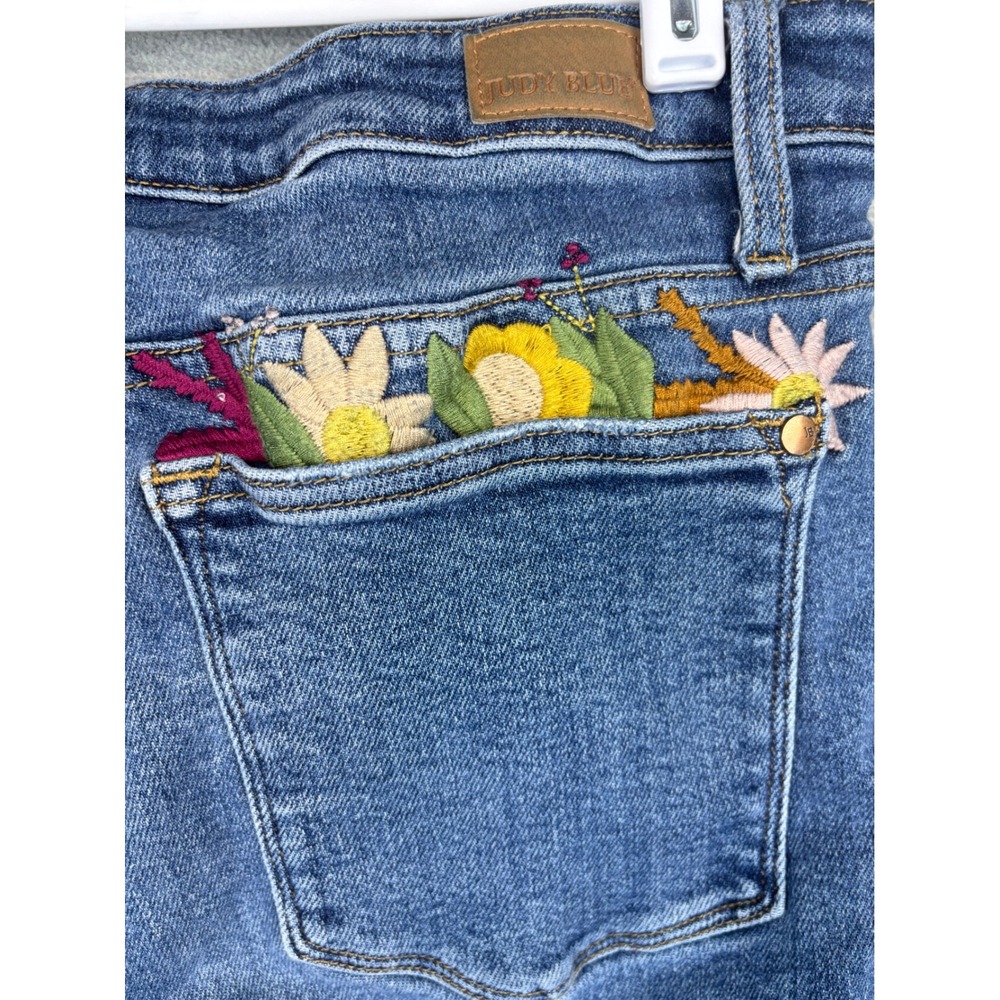 Judy Blue Floral Embroidered Distressed Skinny Jeans Blue 11/30 JB6222-MD-CO